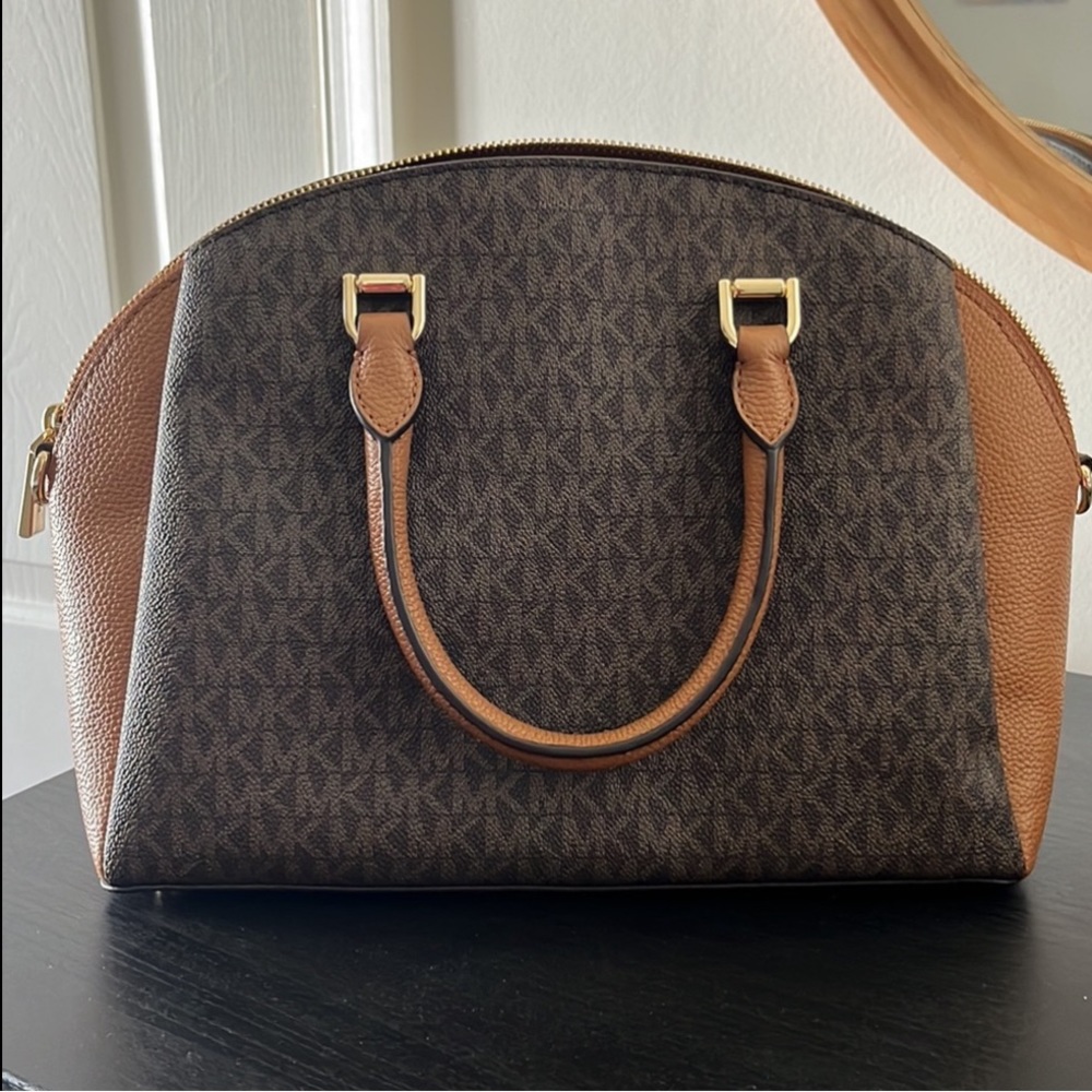 Michael Kors - Picture 2 of 5